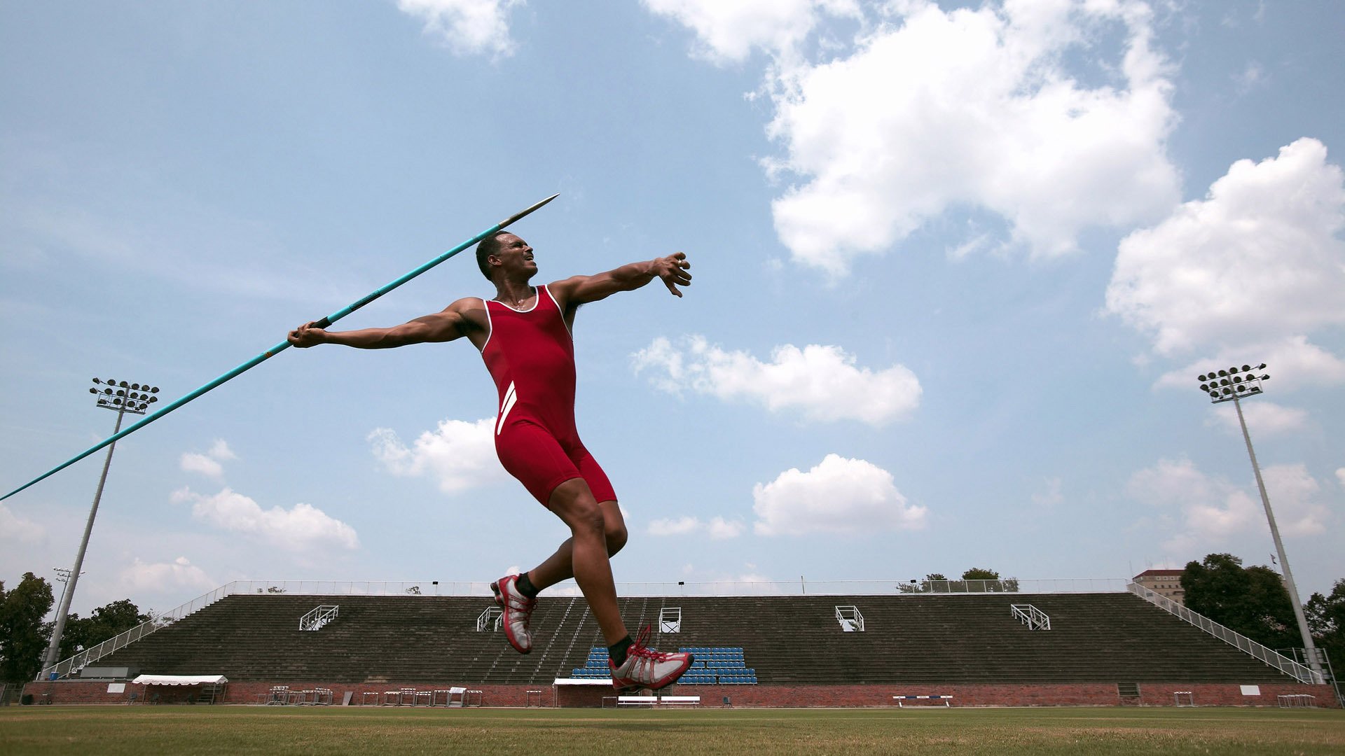 C罗与昔日恩师赛场重逢热泪盈眶，c罗与球迷