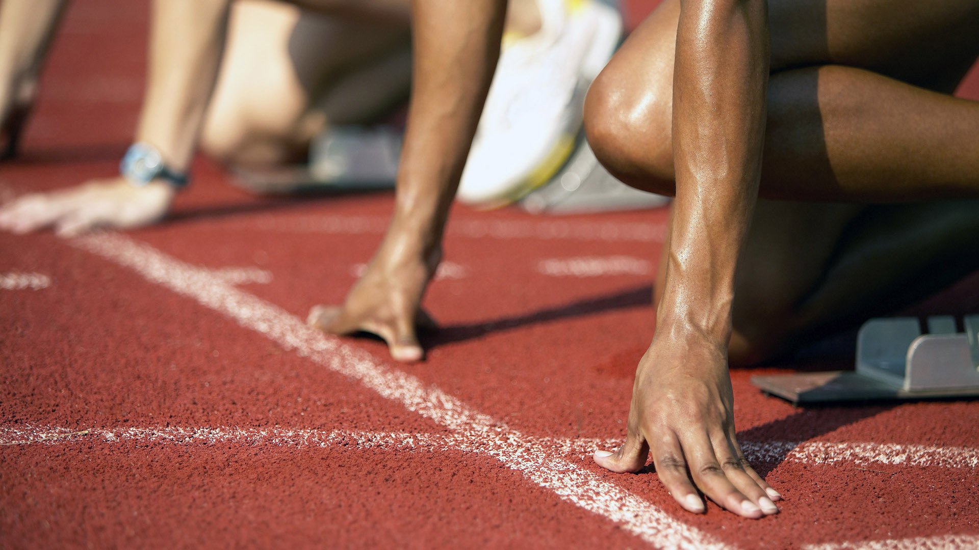 C罗对阵老东家完成梅开二度，c罗对视