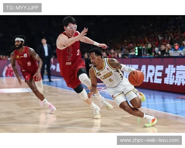 冠军球队更衣室文化对外公开，展现团队凝聚力，更衣室落场球衣